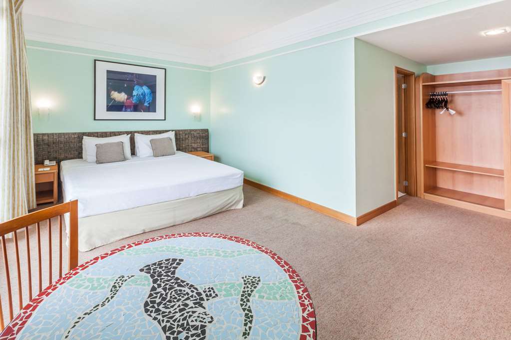 Wyndham Garden Hotel 4*